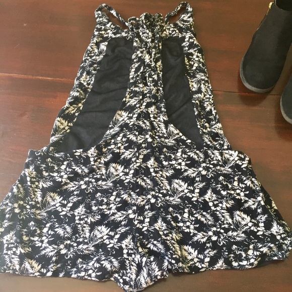 Forever 21 romper - Picture 4 of 7